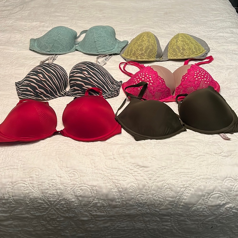 Victorias Secret Bra’s (6) 38D